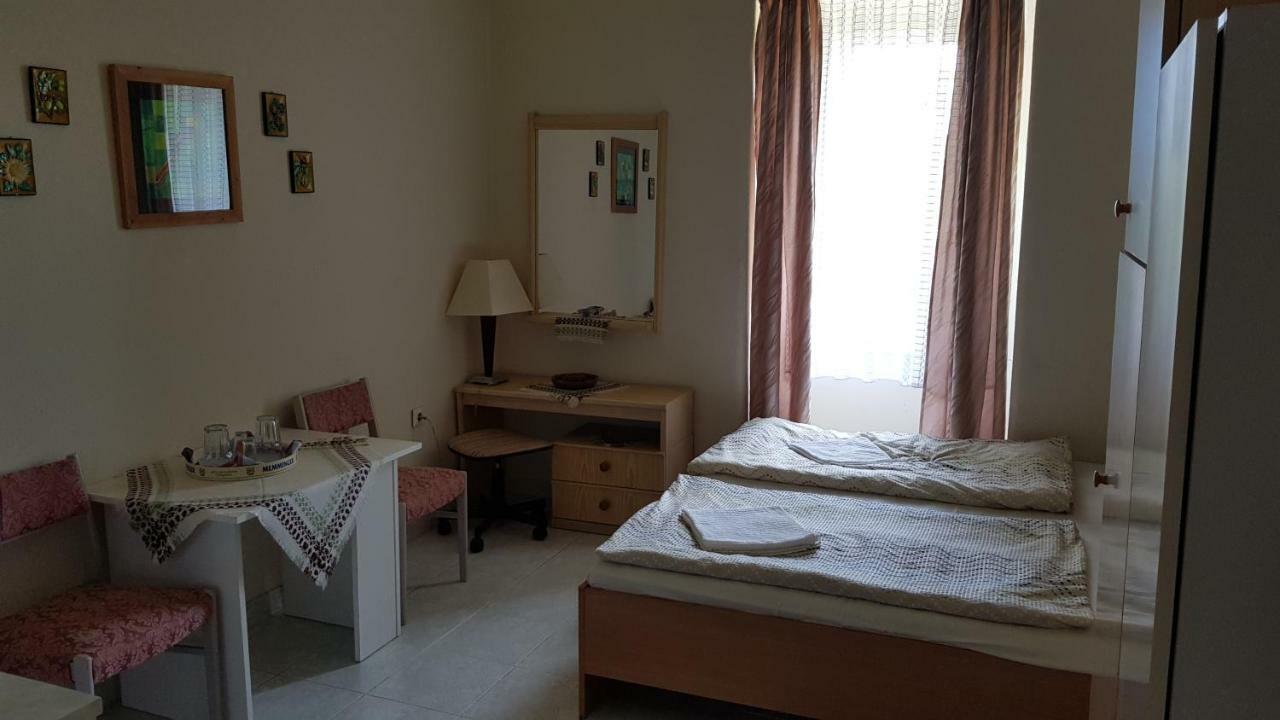 Eva Guest house
