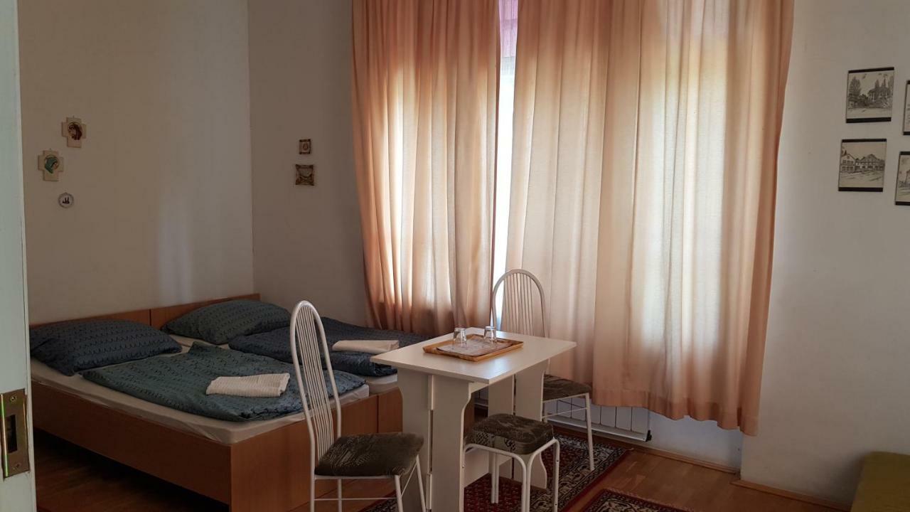 Eva Guest house *